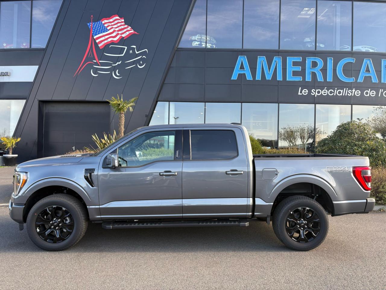 FORD F150 Supercrew LARIAT Black Package V8 5.0L FLEXFUEL