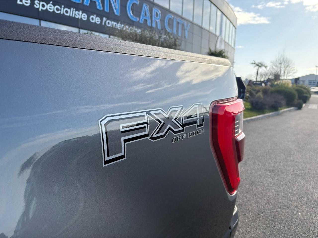 FORD F150 Supercrew LARIAT Black Package V8 5.0L FLEXFUEL