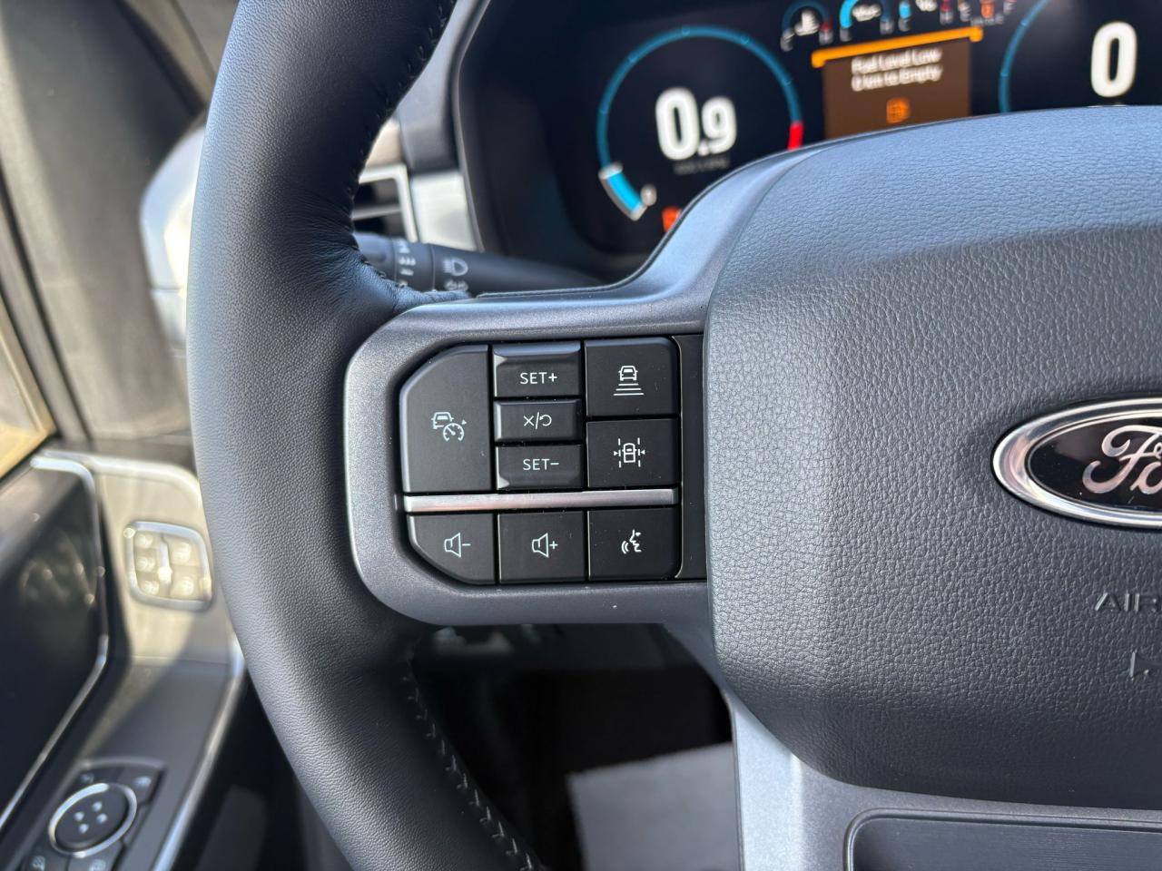 FORD F150 Supercrew LARIAT Black Package V8 5.0L FLEXFUEL