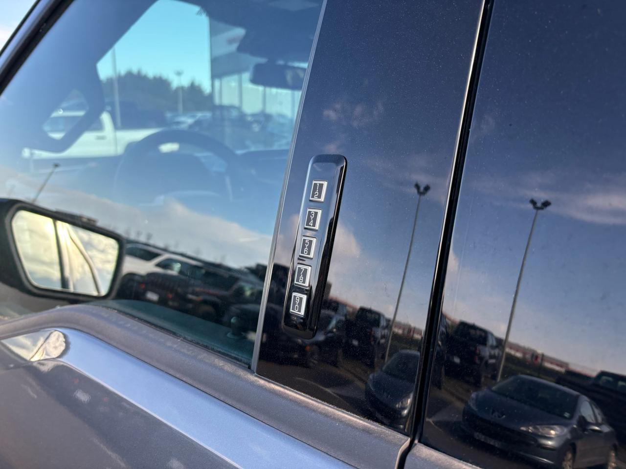 FORD F150 Supercrew LARIAT Black Package V8 5.0L FLEXFUEL