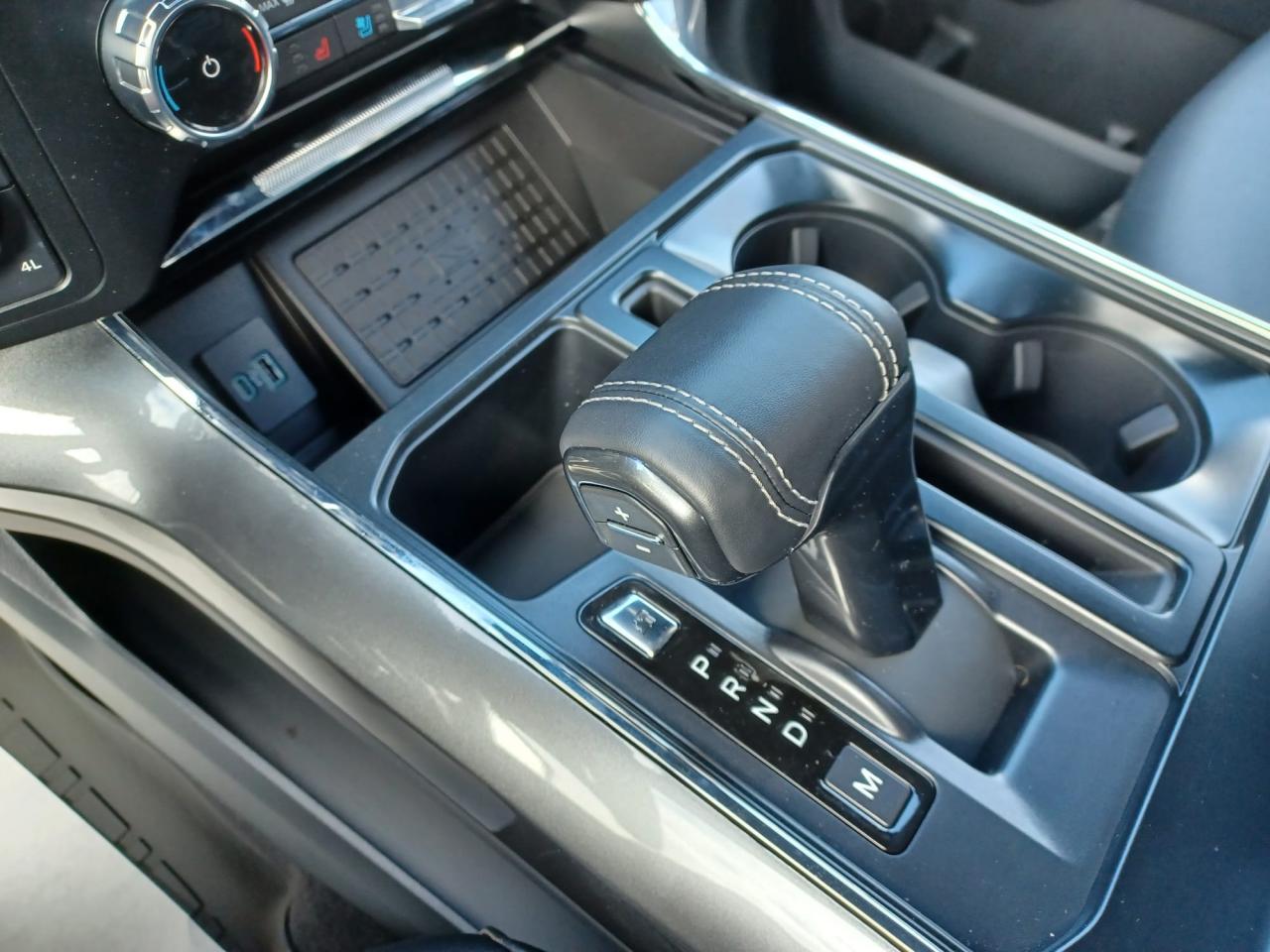 FORD F150 Supercrew LARIAT Black Package V8 5.0L FLEXFUEL