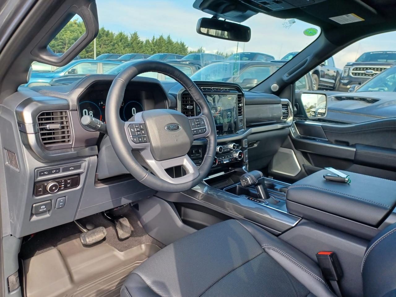 FORD F150 Supercrew LARIAT Black Package V8 5.0L FLEXFUEL