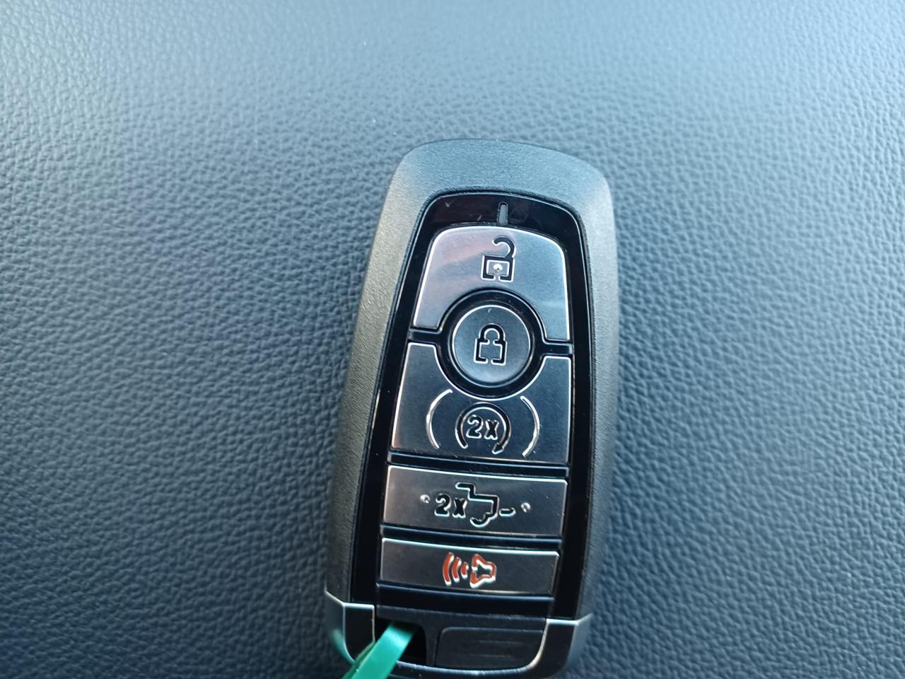 FORD F150 Supercrew LARIAT Black Package V8 5.0L FLEXFUEL