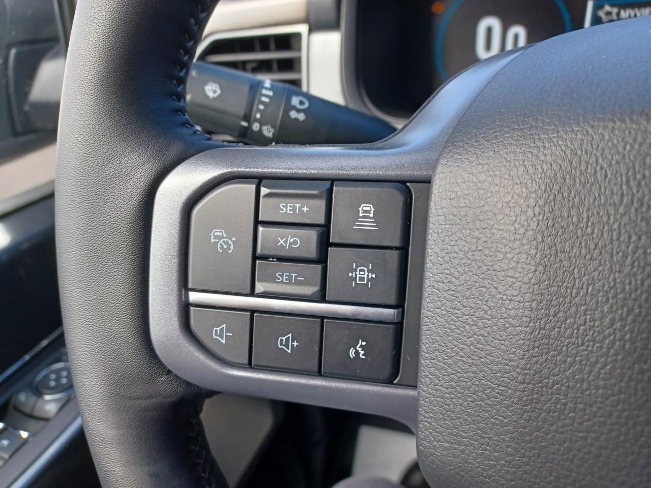 FORD F150 Supercrew LARIAT Black Package V8 5.0L FLEXFUEL