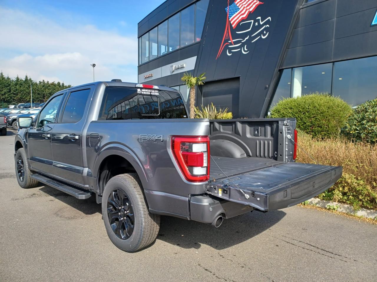 FORD F150 Supercrew LARIAT Black Package V8 5.0L FLEXFUEL