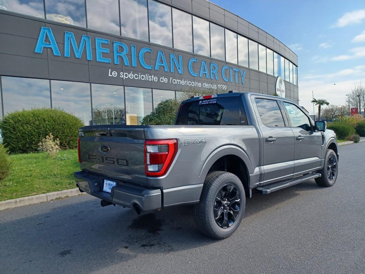FORD F150 Supercrew LARIAT Black Package V8 5.0L FLEXFUEL