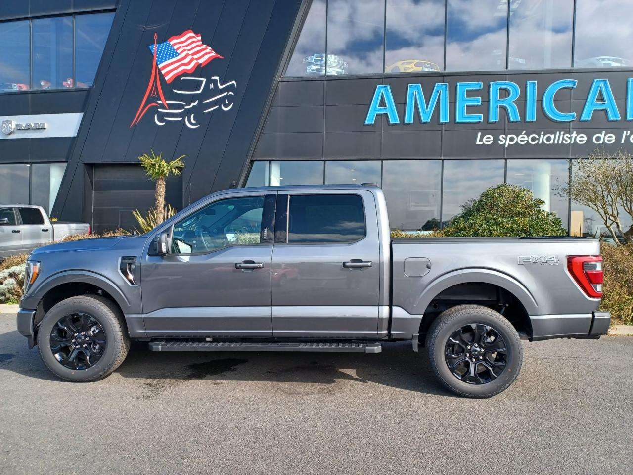 FORD F150 Supercrew LARIAT Black Package V8 5.0L FLEXFUEL