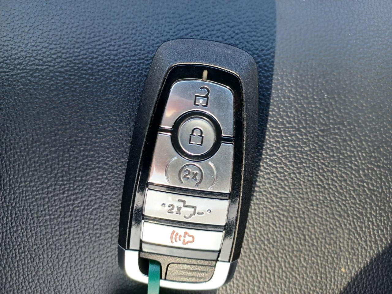 FORD F150 Supercrew LARIAT Black Package V8 5.0L FLEXFUEL