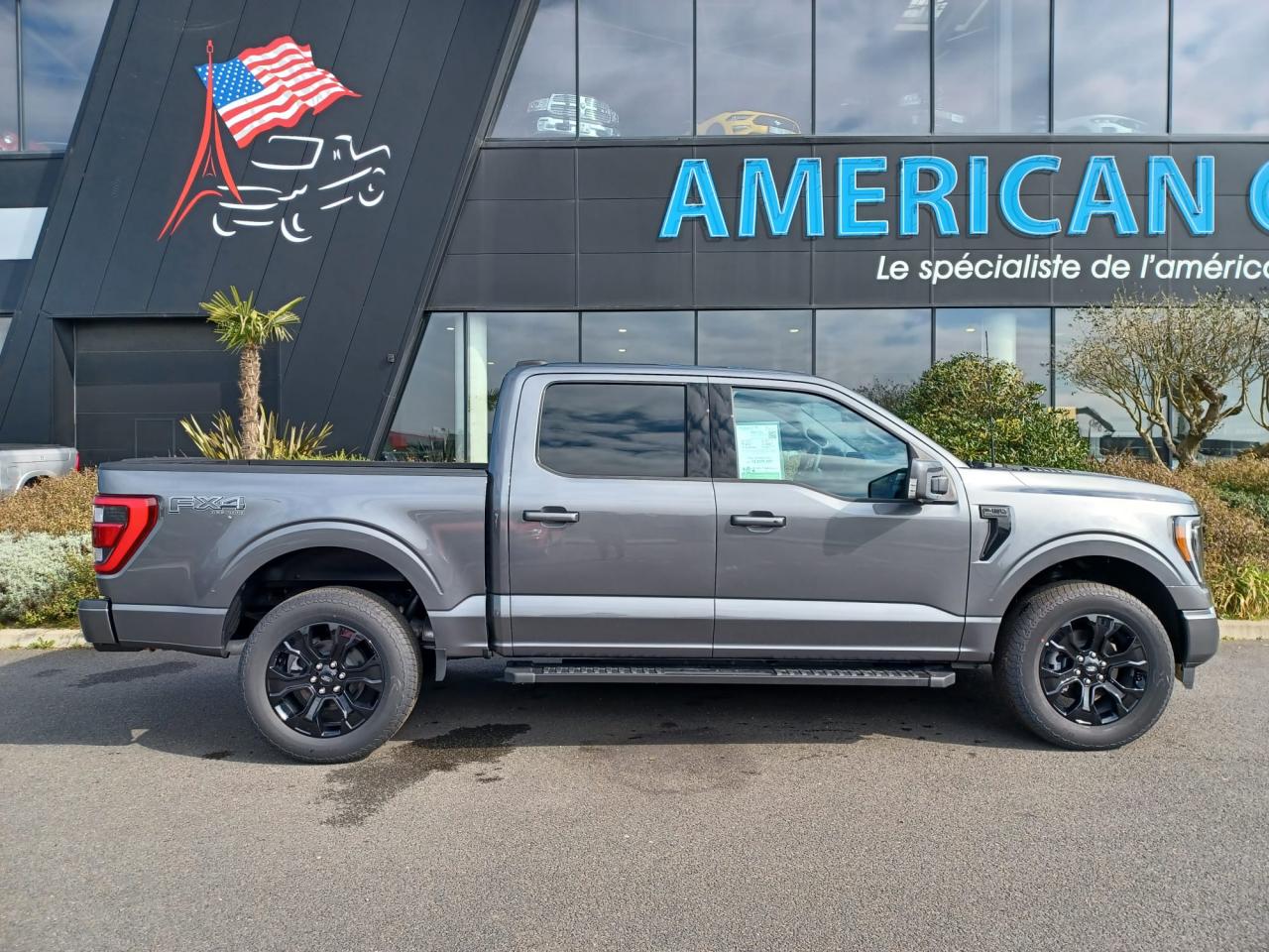 FORD F150 Supercrew LARIAT Black Package V8 5.0L FLEXFUEL