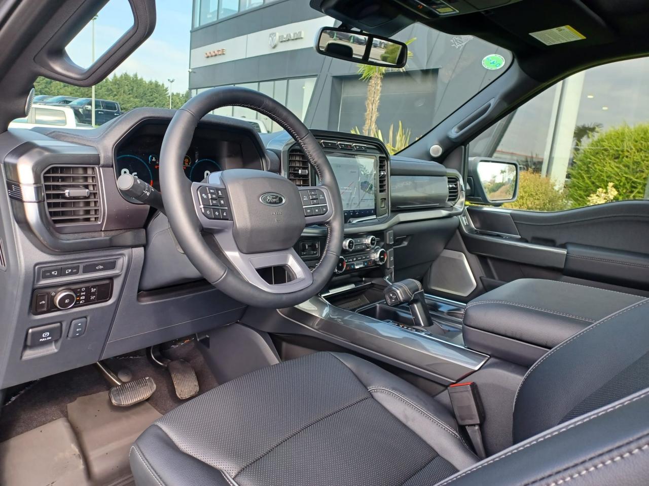 FORD F150 Supercrew LARIAT Black Package V8 5.0L FLEXFUEL