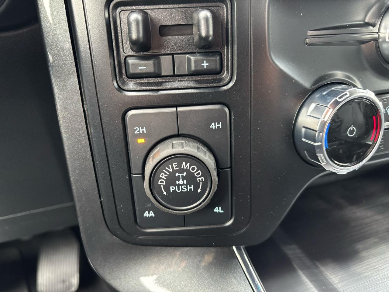 FORD F150 Supercrew LARIAT Black Package V8 5.0L FLEXFUEL