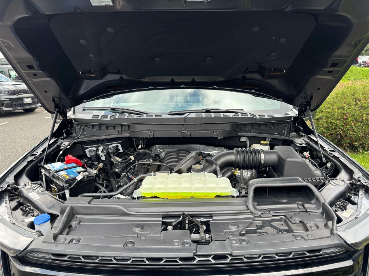 FORD F150 Supercrew LARIAT Black Package V8 5.0L FLEXFUEL