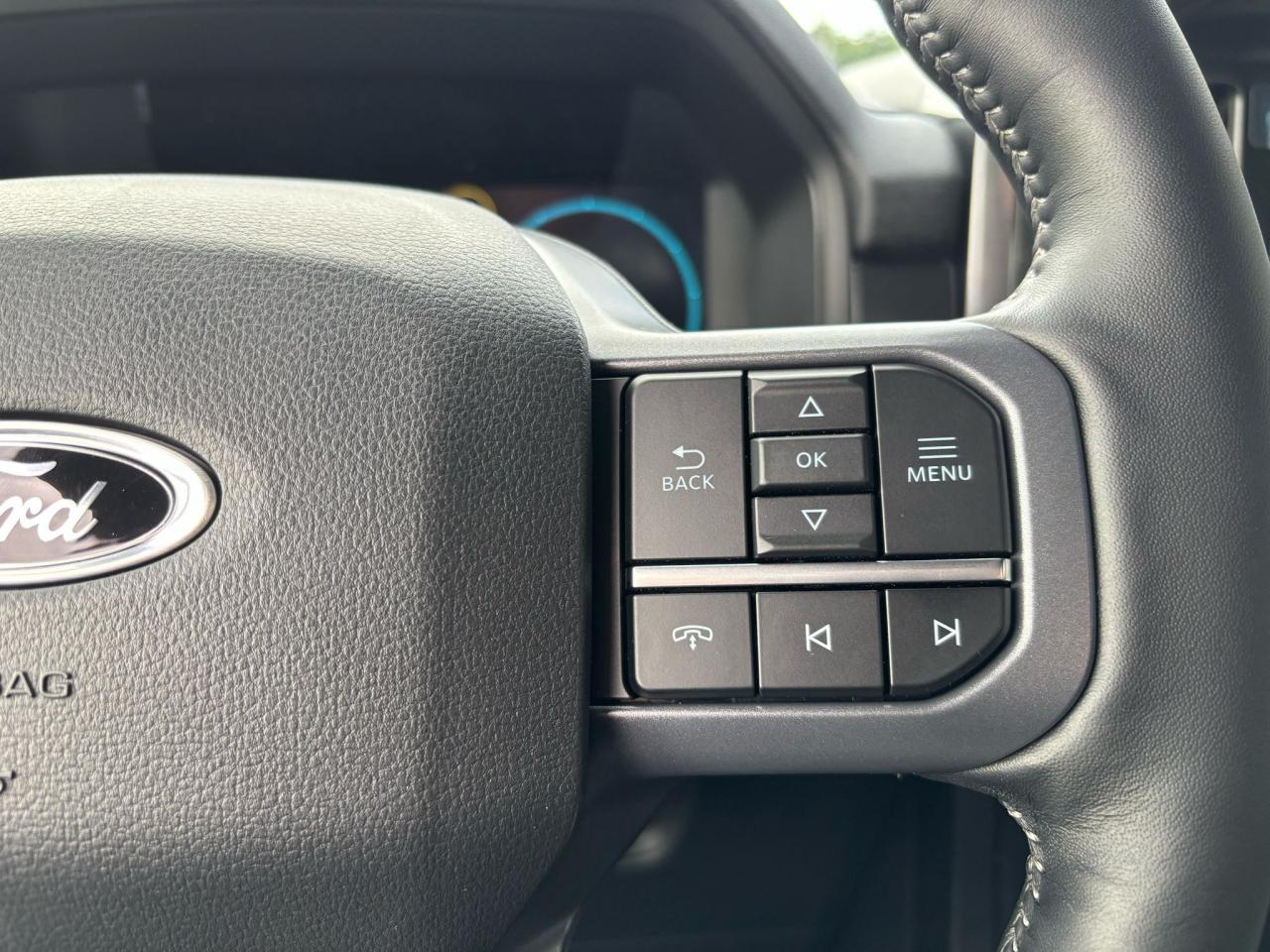 FORD F150 Supercrew LARIAT Black Package V8 5.0L FLEXFUEL