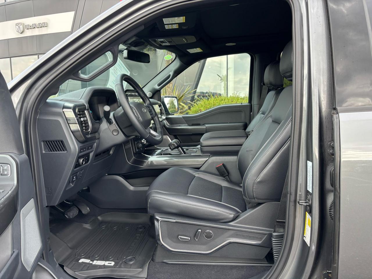 FORD F150 Supercrew LARIAT Black Package V8 5.0L FLEXFUEL