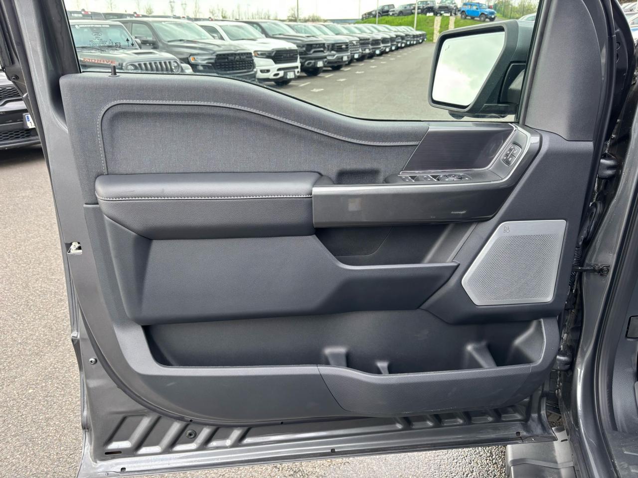 FORD F150 Supercrew LARIAT Black Package V8 5.0L FLEXFUEL