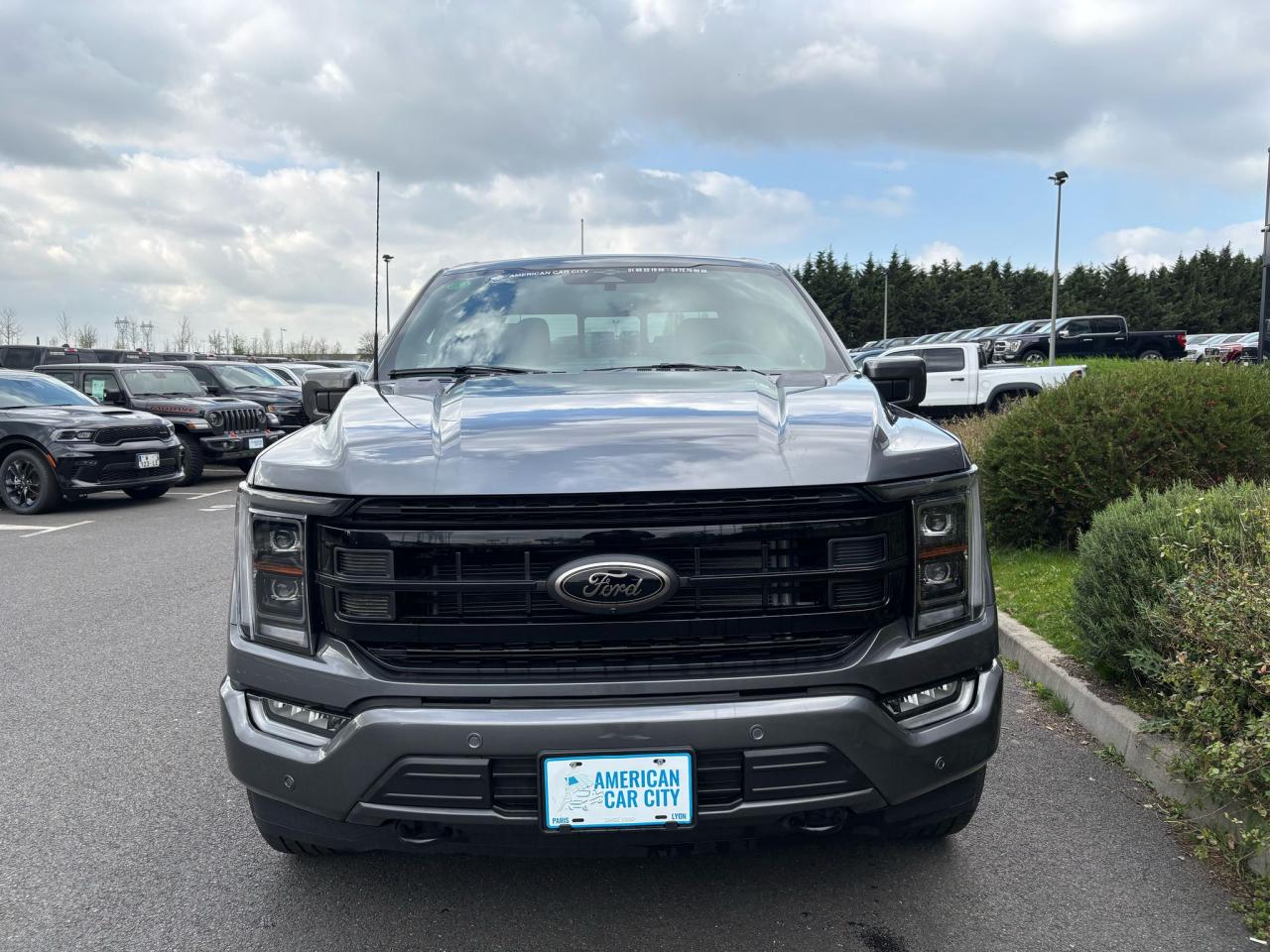 FORD F150 Supercrew LARIAT Black Package V8 5.0L FLEXFUEL