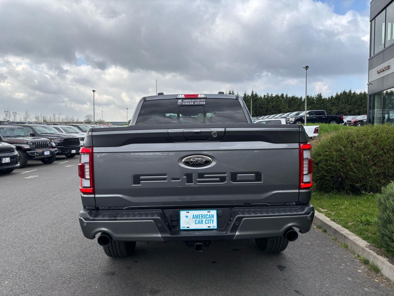 FORD F150 Supercrew LARIAT Black Package V8 5.0L FLEXFUEL