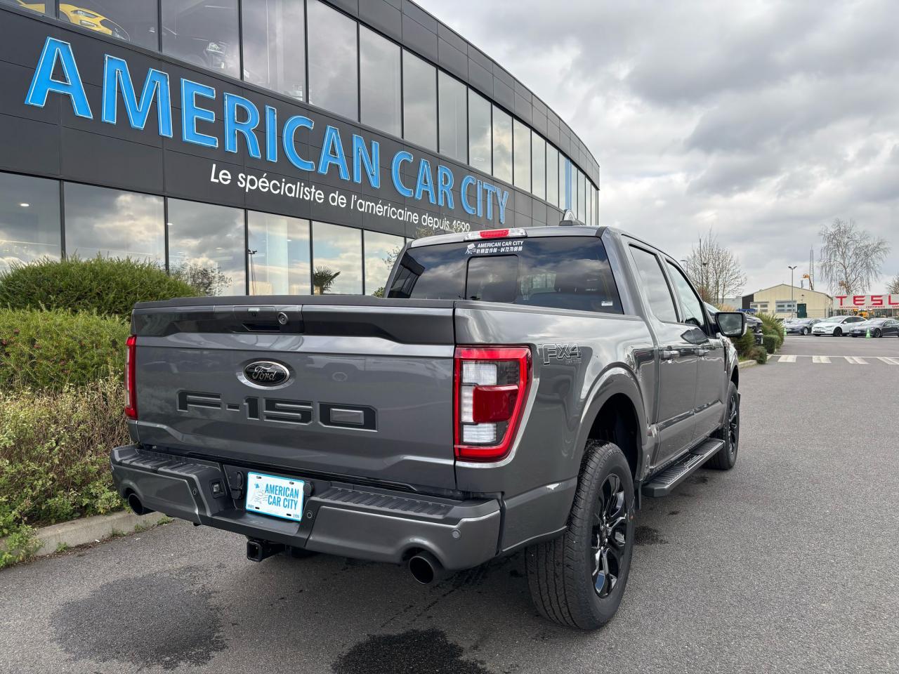 FORD F150 Supercrew LARIAT Black Package V8 5.0L FLEXFUEL