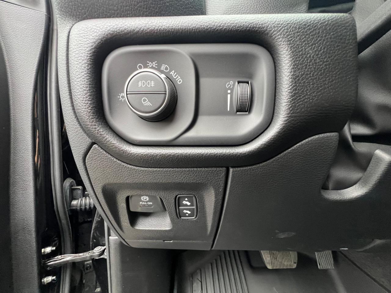 DODGE RAM 1500 CREW REBEL NIGHT EDITION AIR