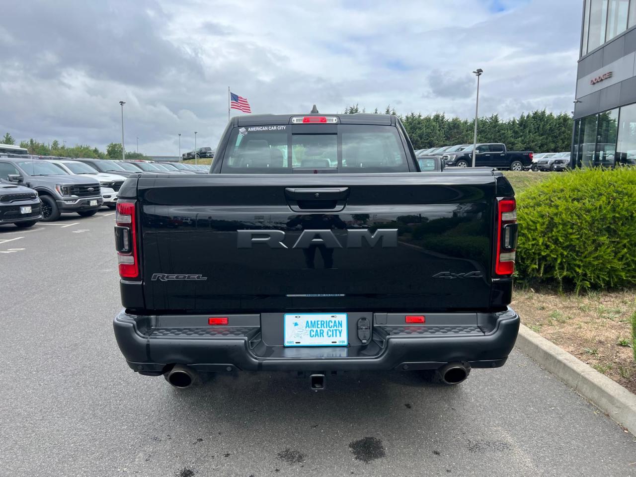 DODGE RAM 1500 CREW REBEL NIGHT EDITION AIR