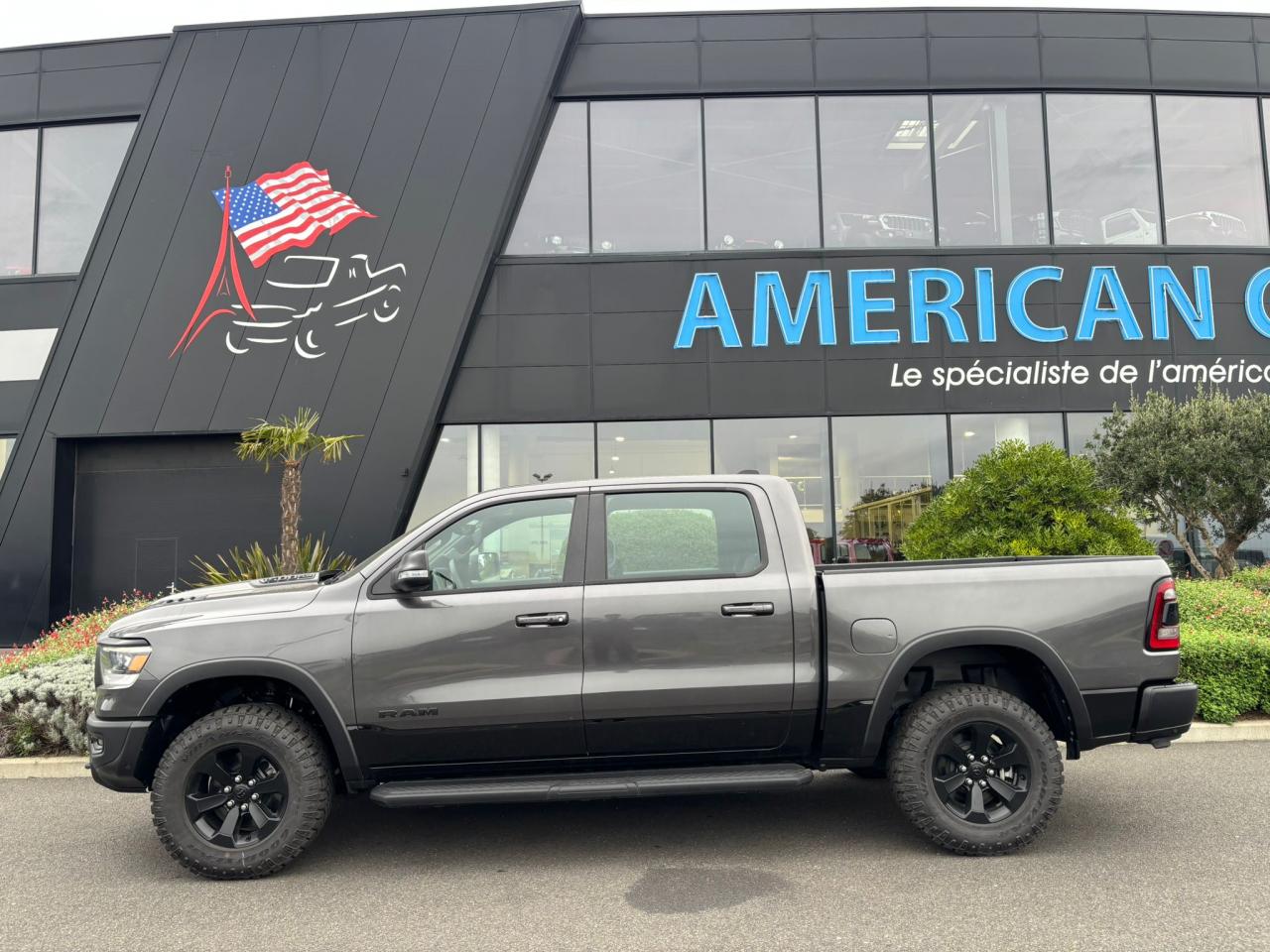 DODGE RAM 1500 CREW REBEL NIGHT EDITION AIR