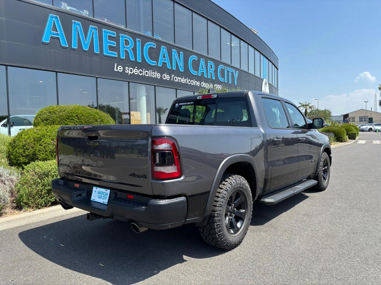 DODGE RAM 1500 CREW REBEL NIGHT EDITION AIR