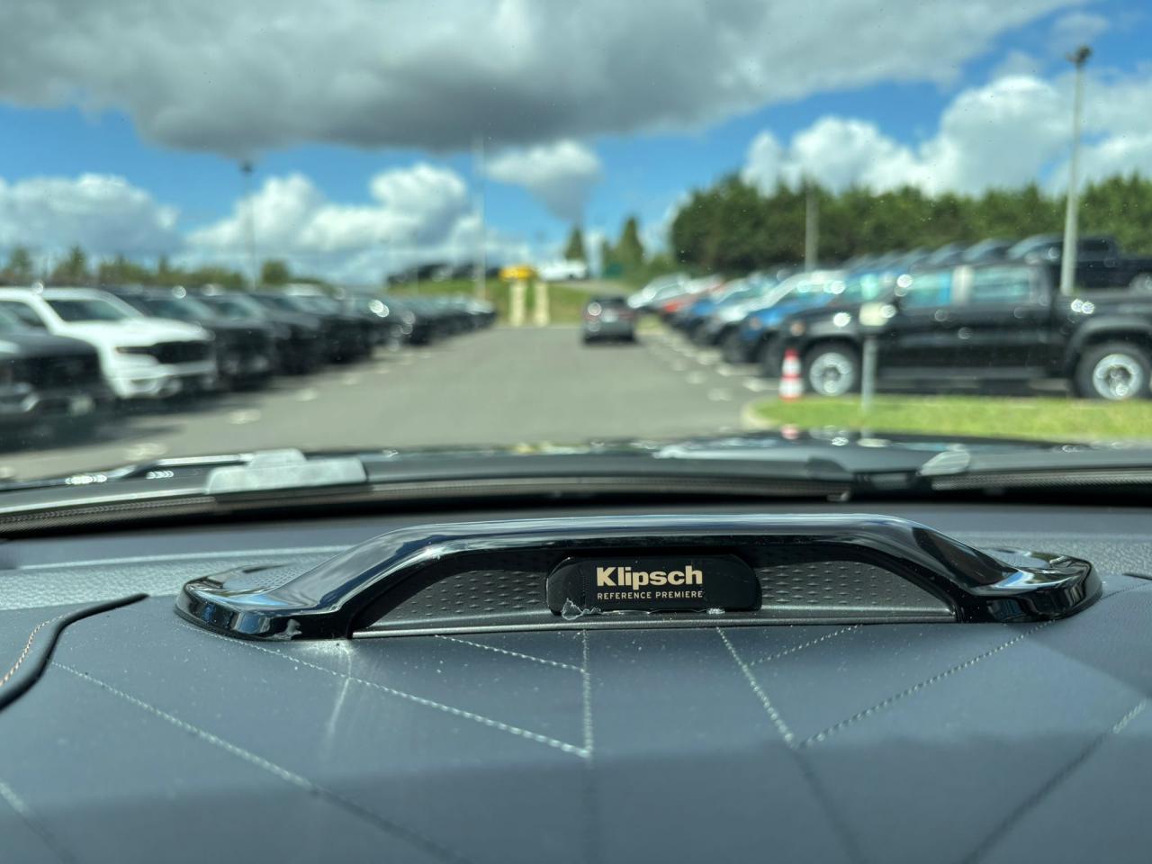 DODGE RAM 1500 CREW TUNGSTEN AIR RAMBOX