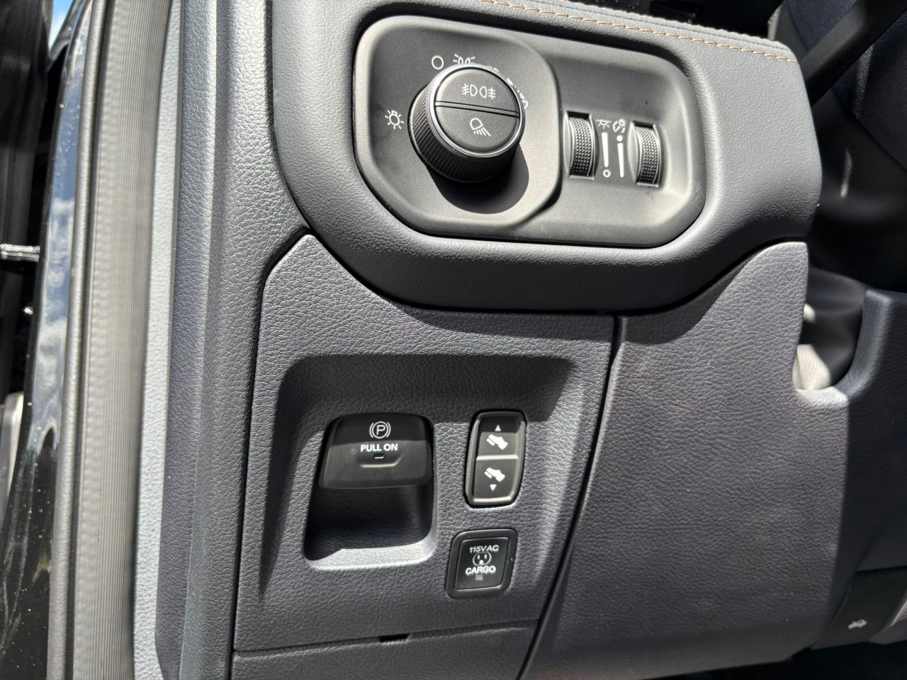 DODGE RAM 1500 CREW TUNGSTEN AIR RAMBOX