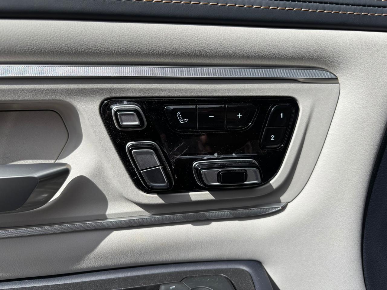 DODGE RAM 1500 CREW TUNGSTEN AIR RAMBOX