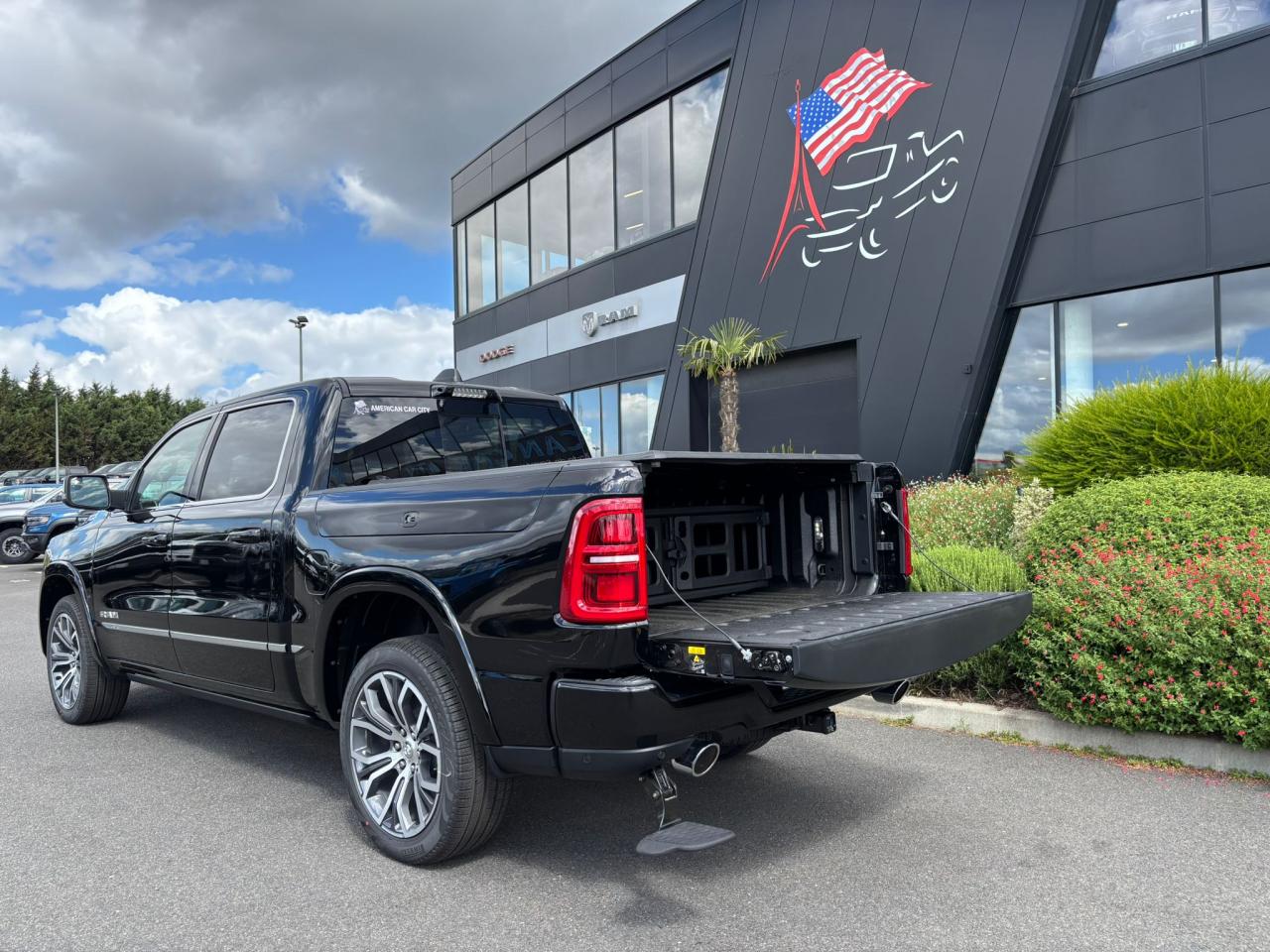 DODGE RAM 1500 CREW TUNGSTEN AIR RAMBOX