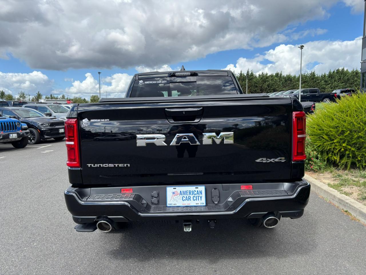 DODGE RAM 1500 CREW TUNGSTEN AIR RAMBOX