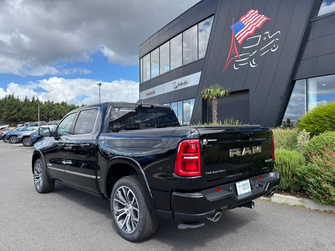 DODGE RAM 1500 CREW TUNGSTEN AIR RAMBOX