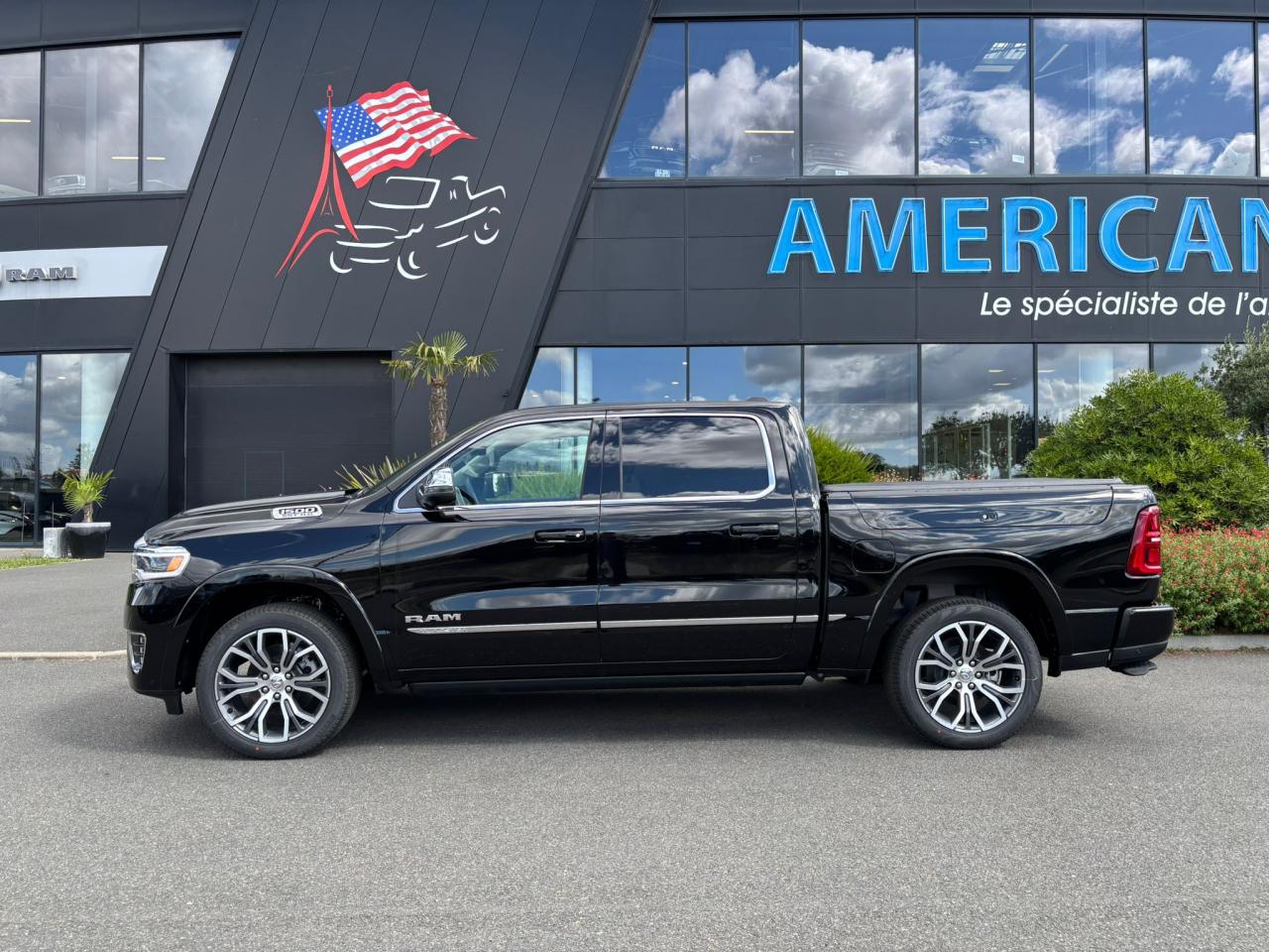 DODGE RAM 1500 CREW TUNGSTEN AIR RAMBOX