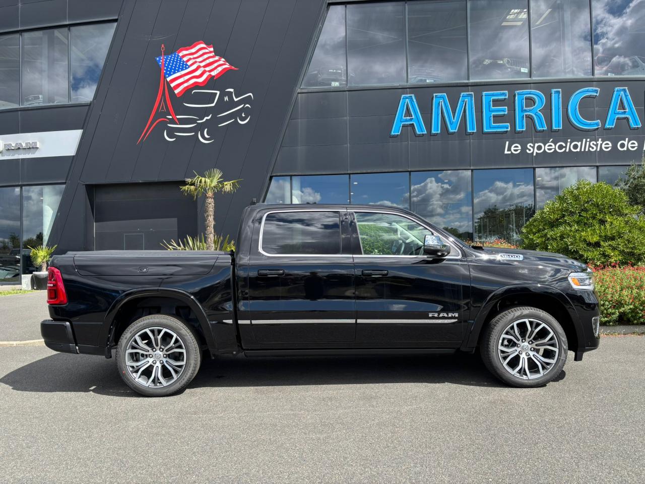 DODGE RAM 1500 CREW TUNGSTEN AIR RAMBOX