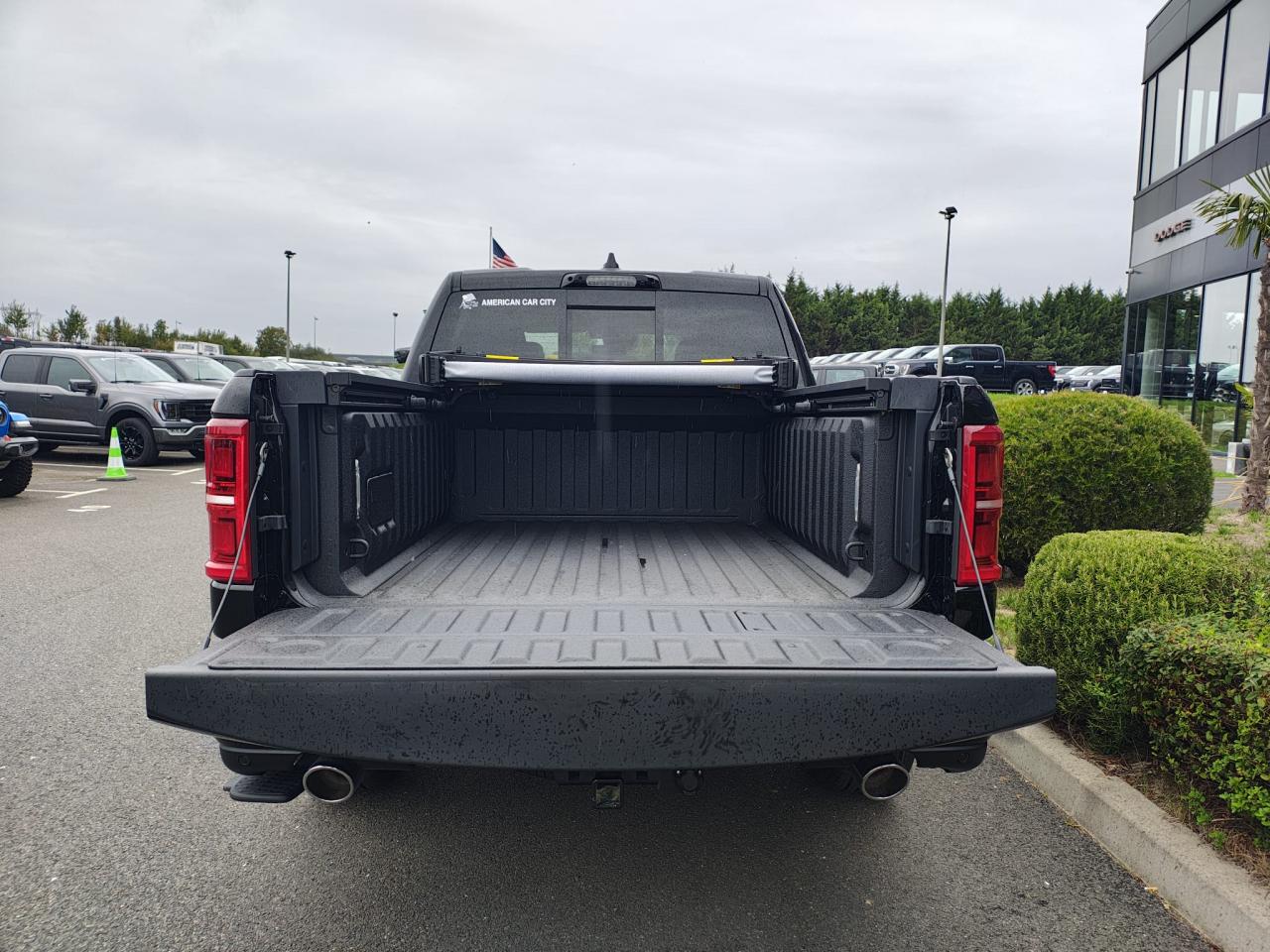 DODGE RAM 1500 CREW TUNGSTEN AIR RAMBOX