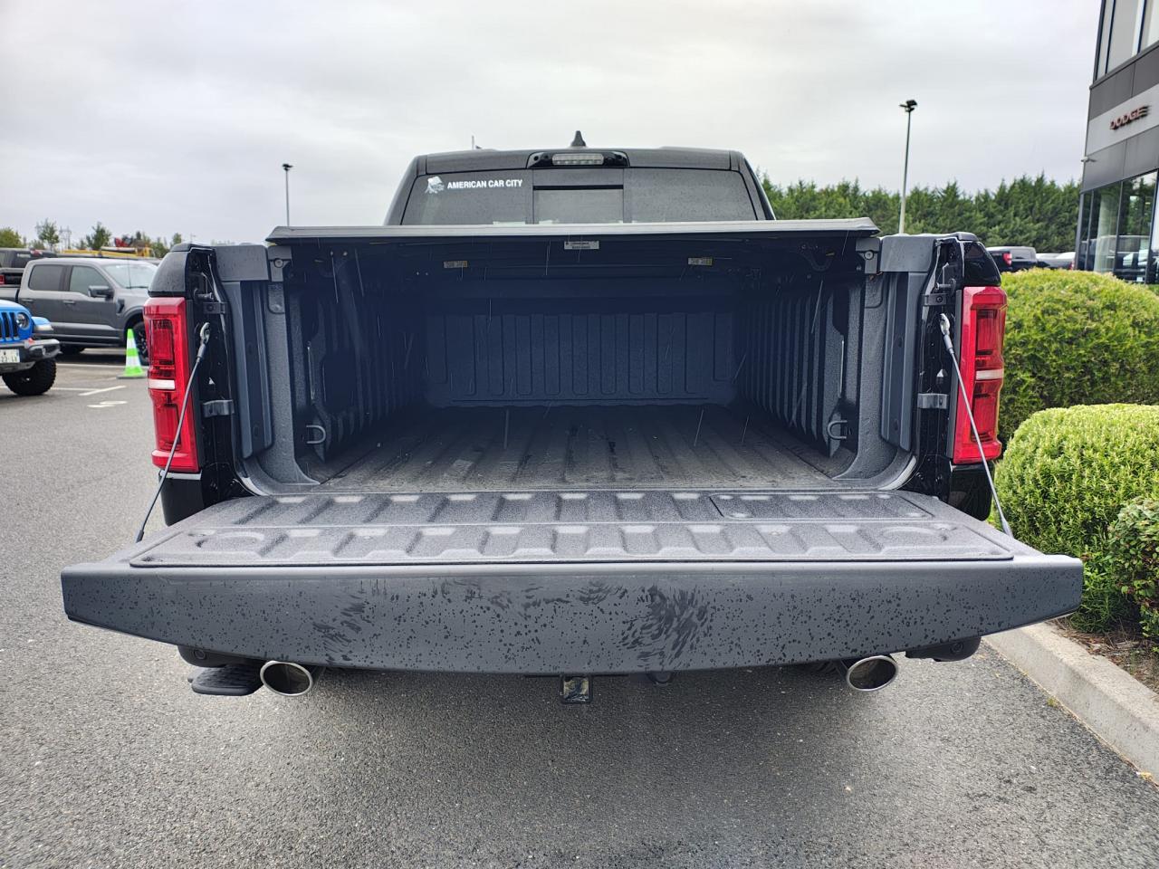 DODGE RAM 1500 CREW TUNGSTEN AIR RAMBOX