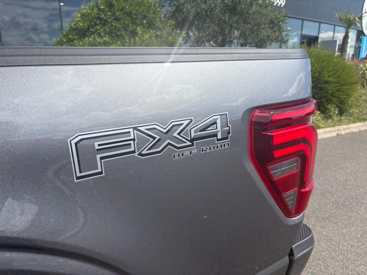 FORD F150 Supercrew LARIAT Black Package V8 5.0L FLEXFUEL