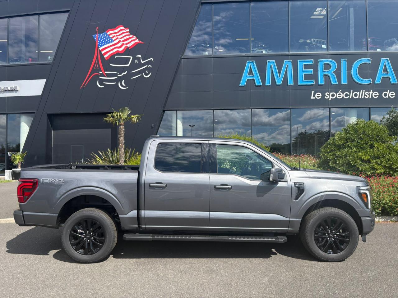 FORD F150 Supercrew LARIAT Black Package V8 5.0L FLEXFUEL