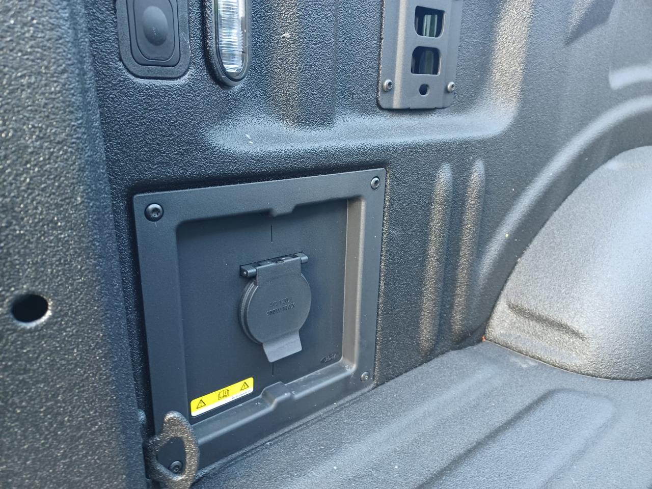 FORD F150 Supercrew LARIAT Black Package V8 5.0L FLEXFUEL