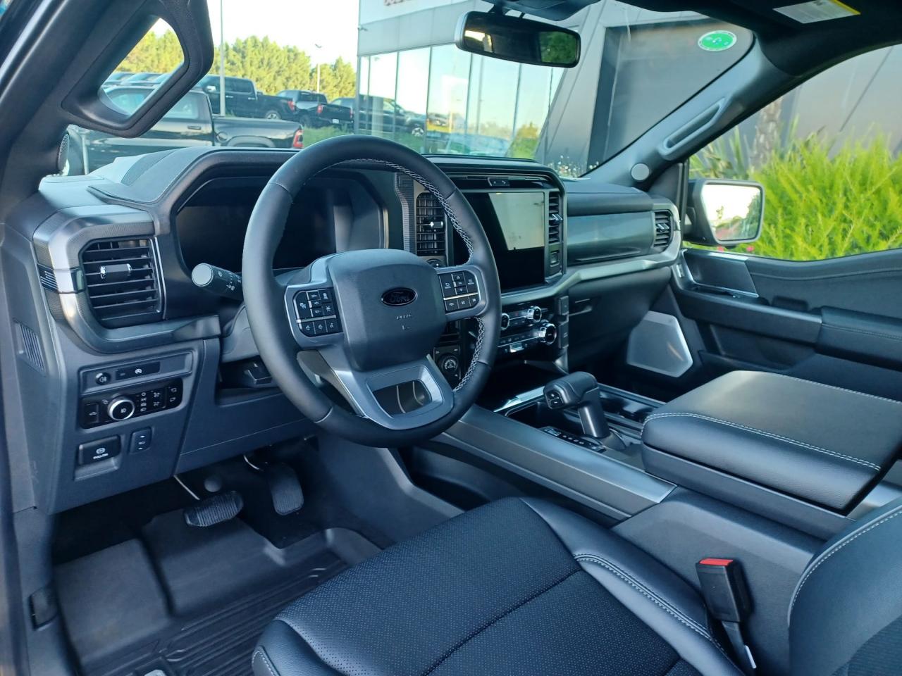FORD F150 Supercrew LARIAT Black Package V8 5.0L FLEXFUEL