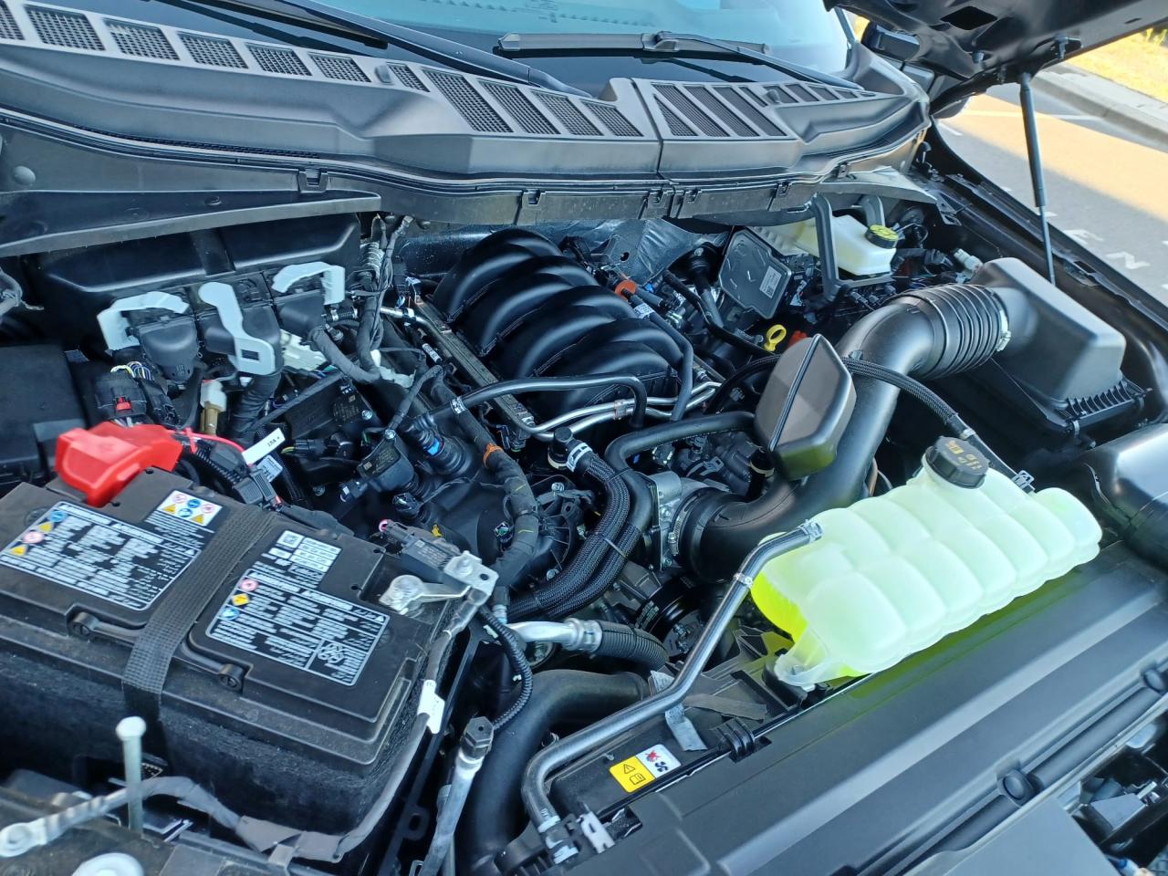 FORD F150 Supercrew LARIAT Black Package V8 5.0L FLEXFUEL