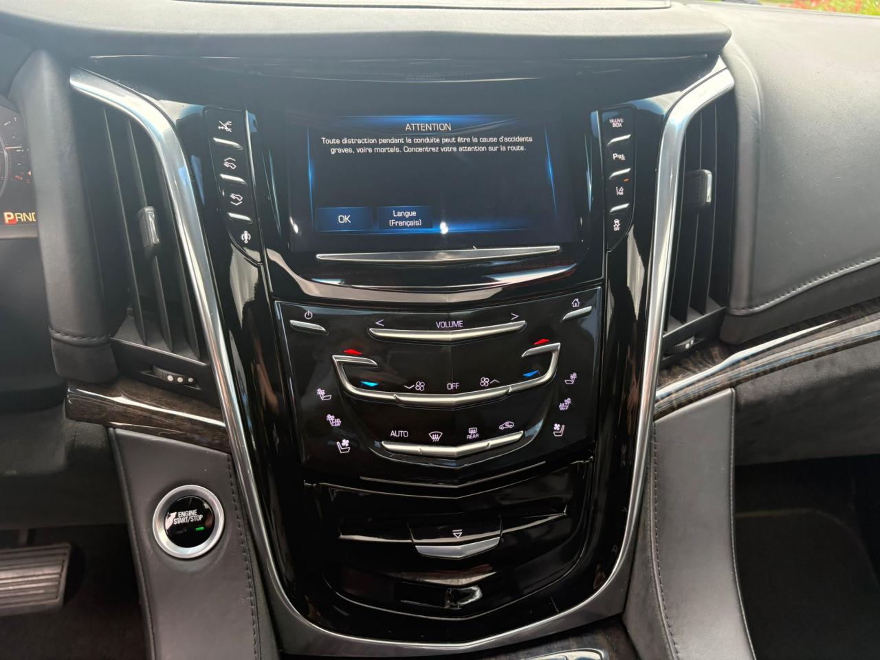 CADILLAC ESCALADE SUV PLATINUM 6.2i - BVA - Vente à marchand