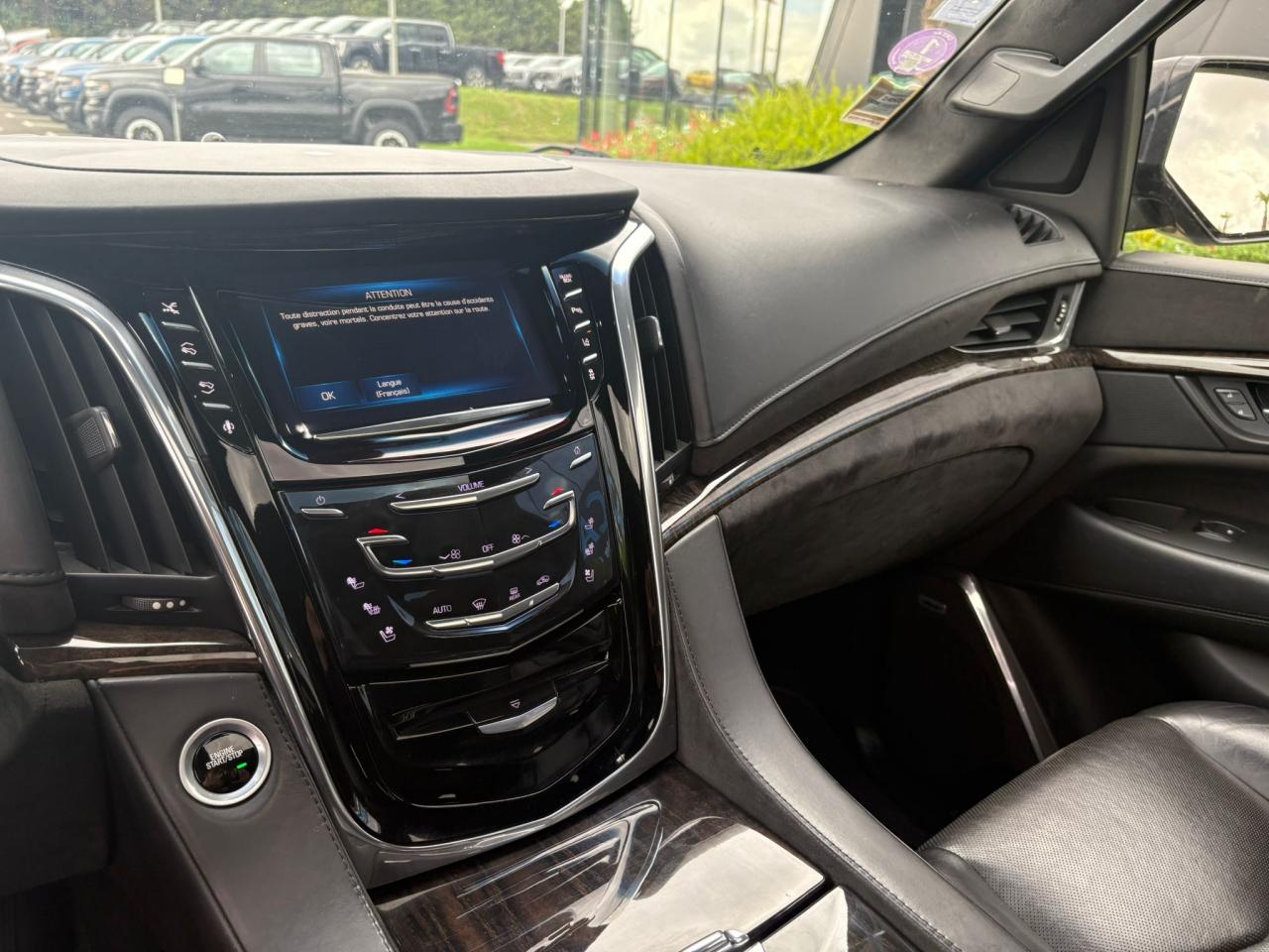 CADILLAC ESCALADE SUV PLATINUM 6.2i - BVA - Vente à marchand
