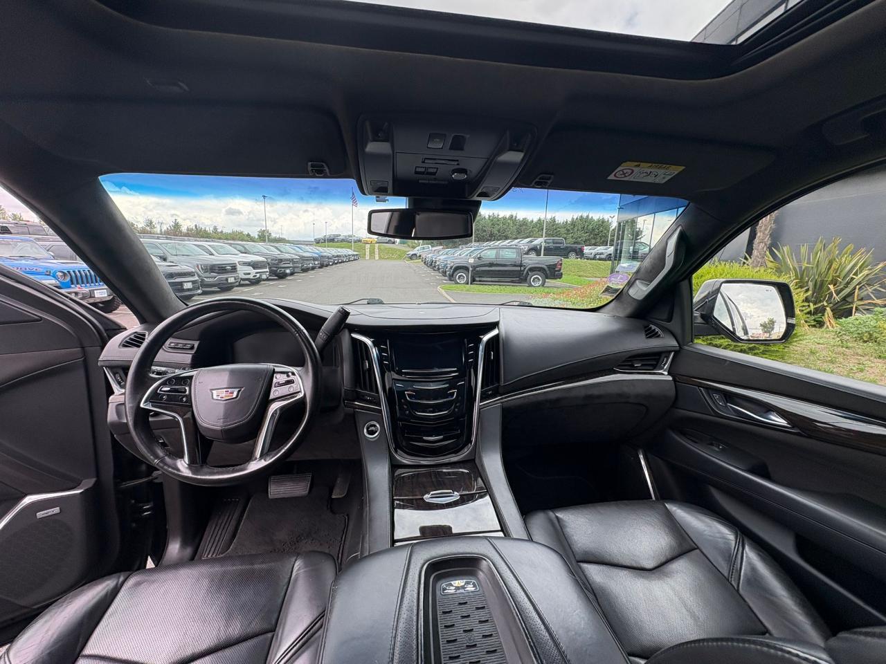 CADILLAC ESCALADE SUV PLATINUM 6.2i - BVA - Vente à marchand