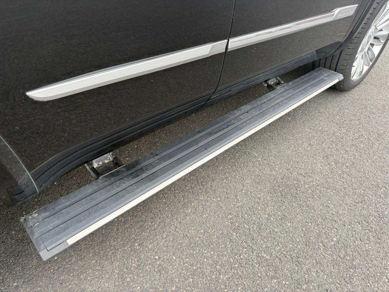 CADILLAC ESCALADE SUV PLATINUM 6.2i - BVA - Vente à marchand