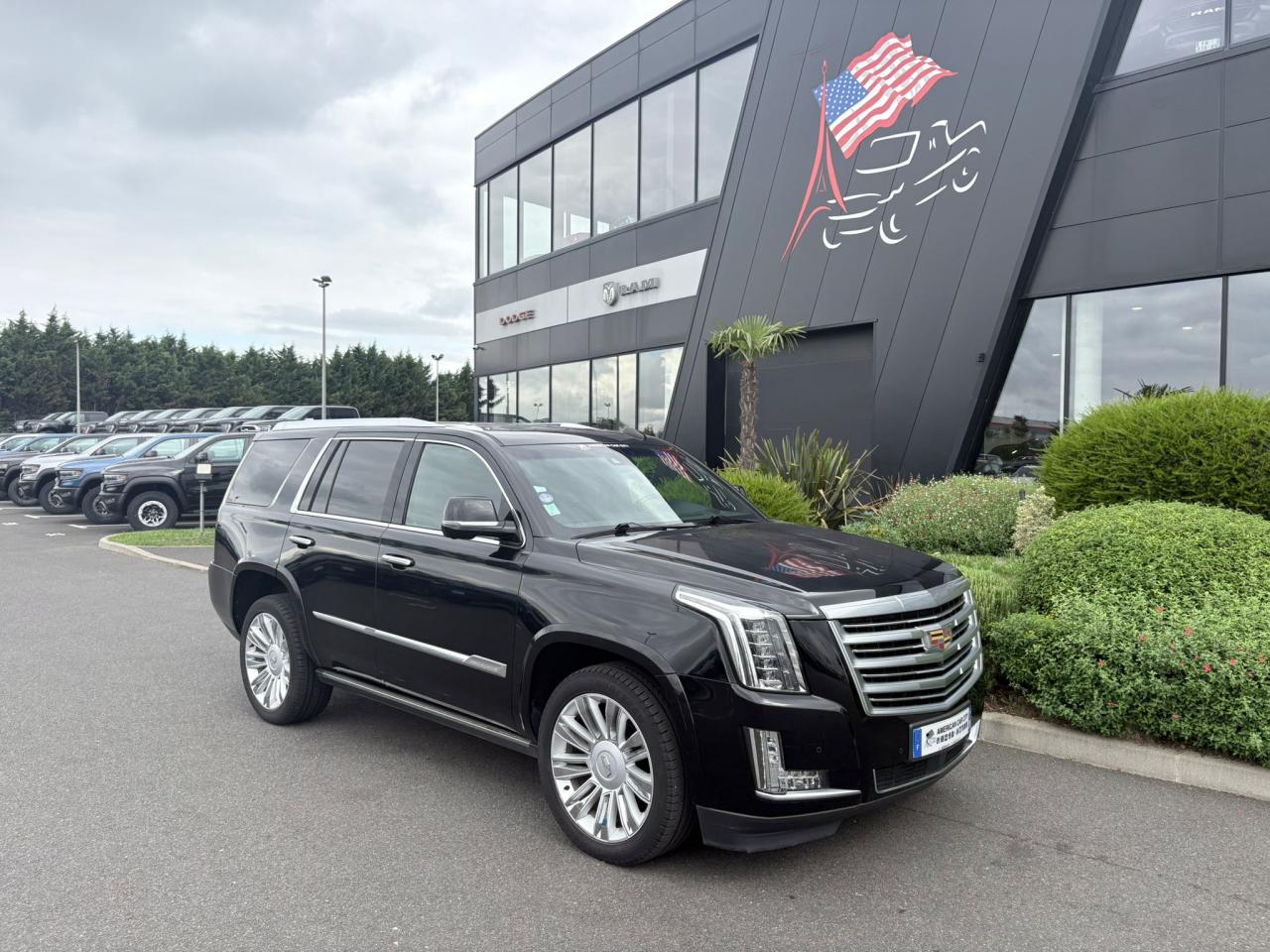 CADILLAC ESCALADE SUV PLATINUM 6.2i - BVA - Vente à marchand