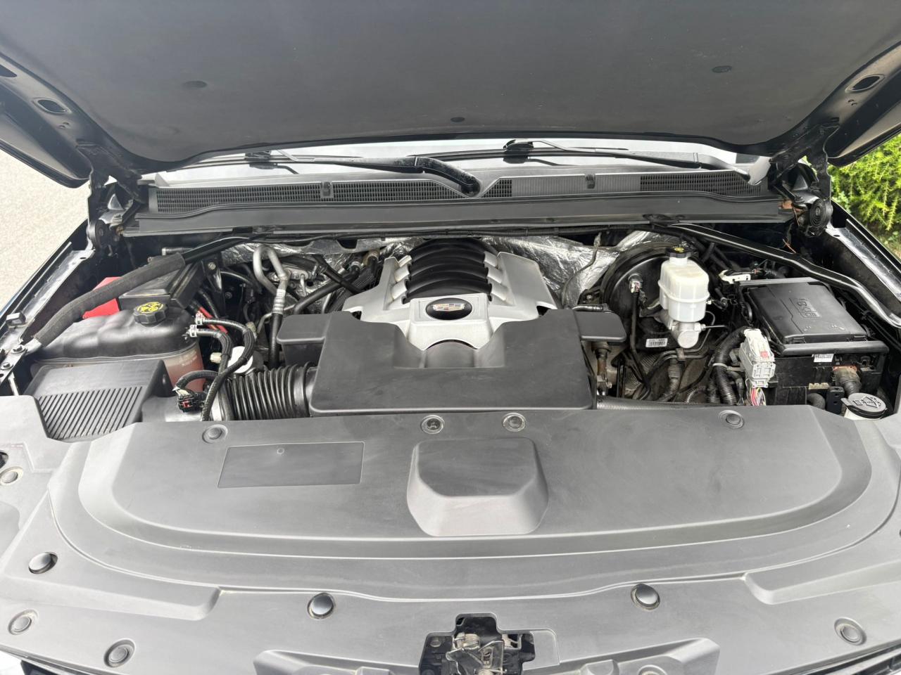 CADILLAC ESCALADE SUV PLATINUM 6.2i - BVA - Vente à marchand