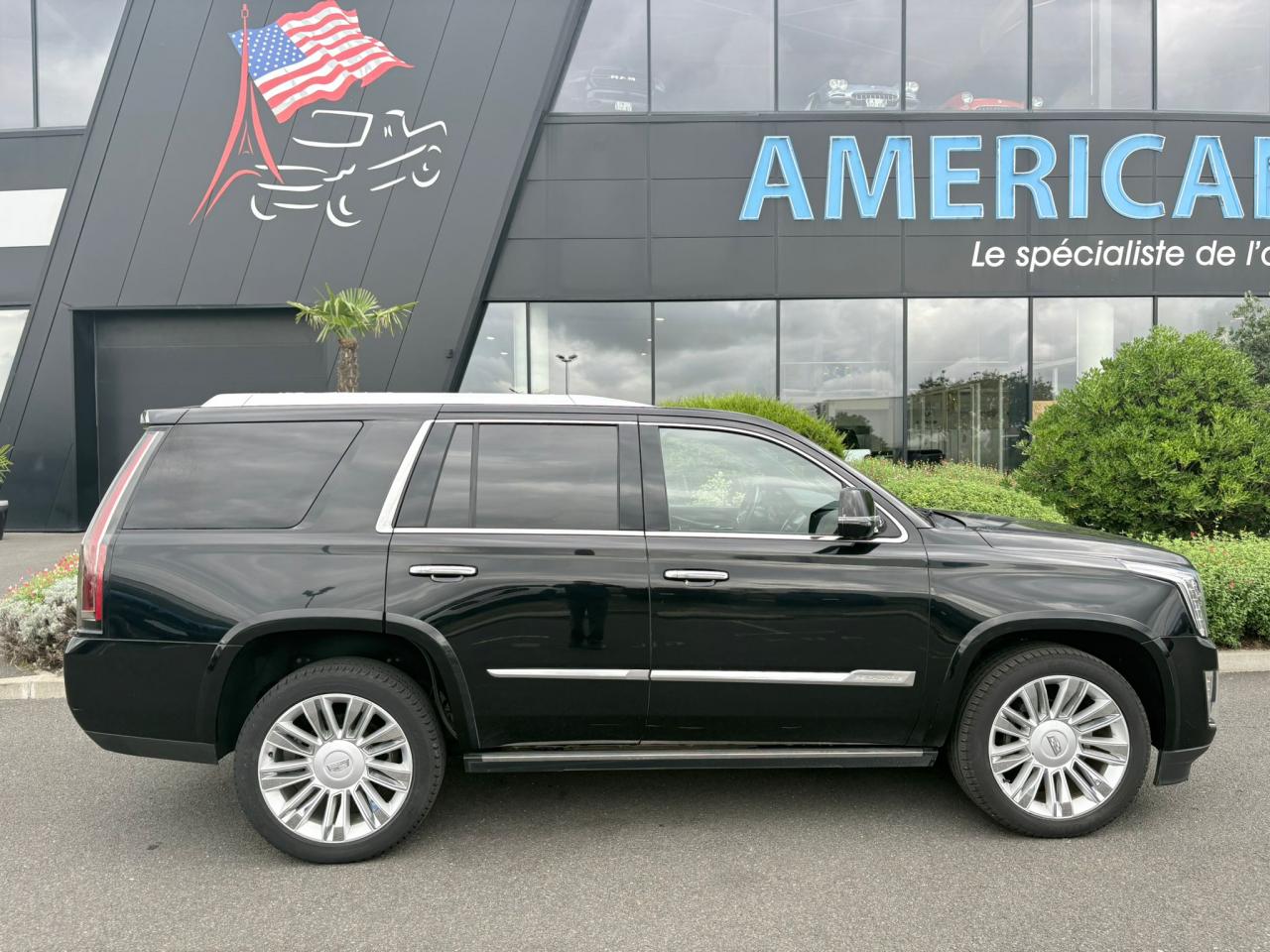 CADILLAC ESCALADE SUV PLATINUM 6.2i - BVA - Vente à marchand