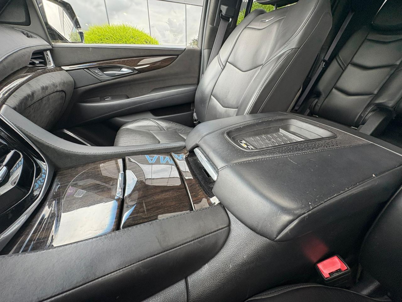 CADILLAC ESCALADE SUV PLATINUM 6.2i - BVA - Vente à marchand
