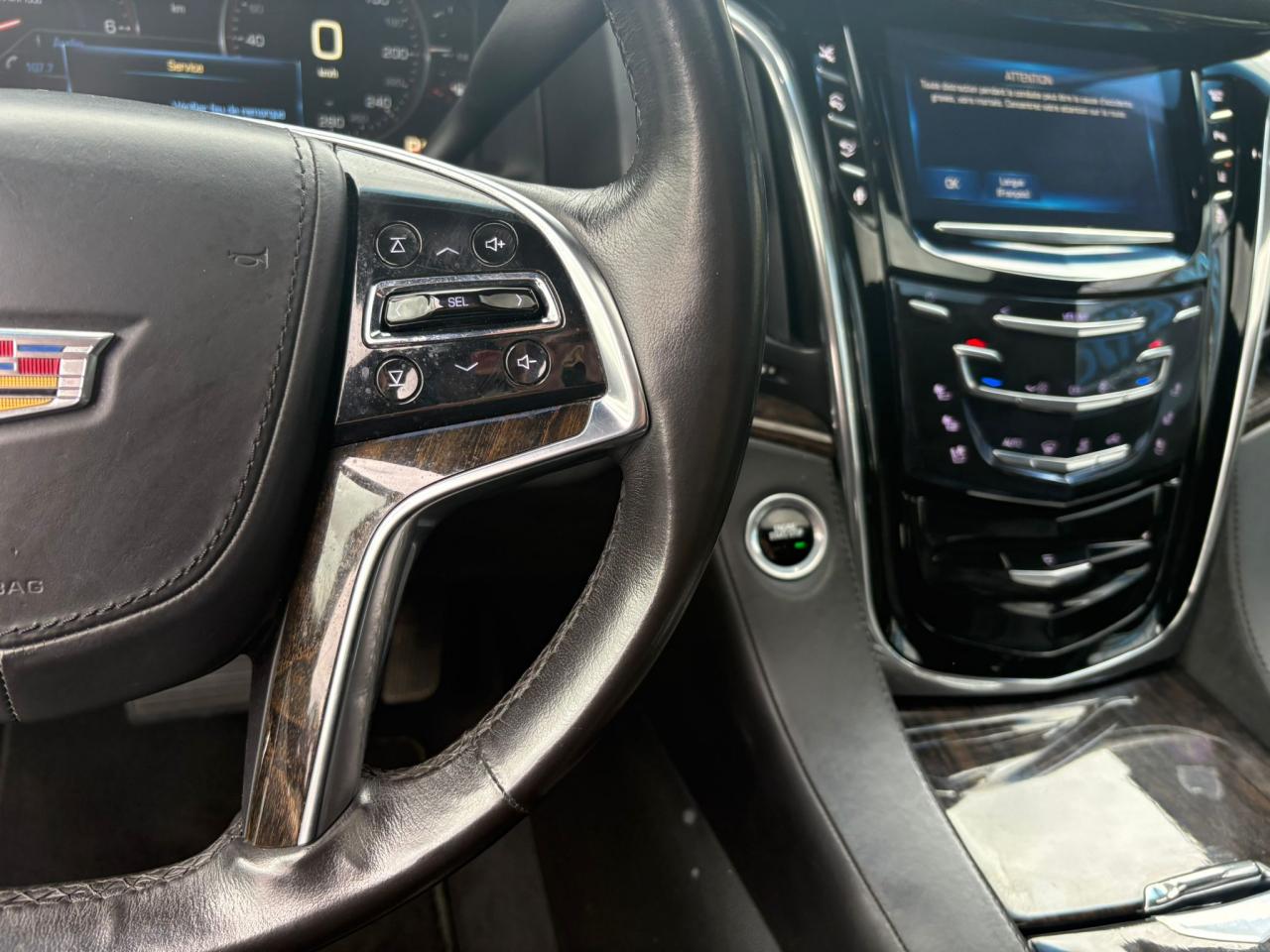 CADILLAC ESCALADE SUV PLATINUM 6.2i - BVA - Vente à marchand